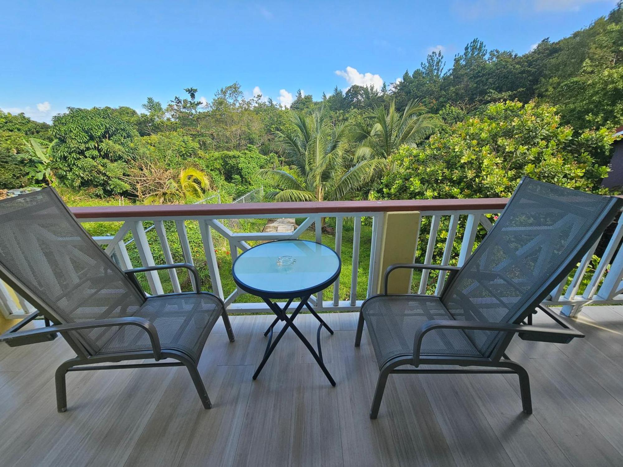 Royal Escape - 2 Apartment Anse La Raye Exterior photo